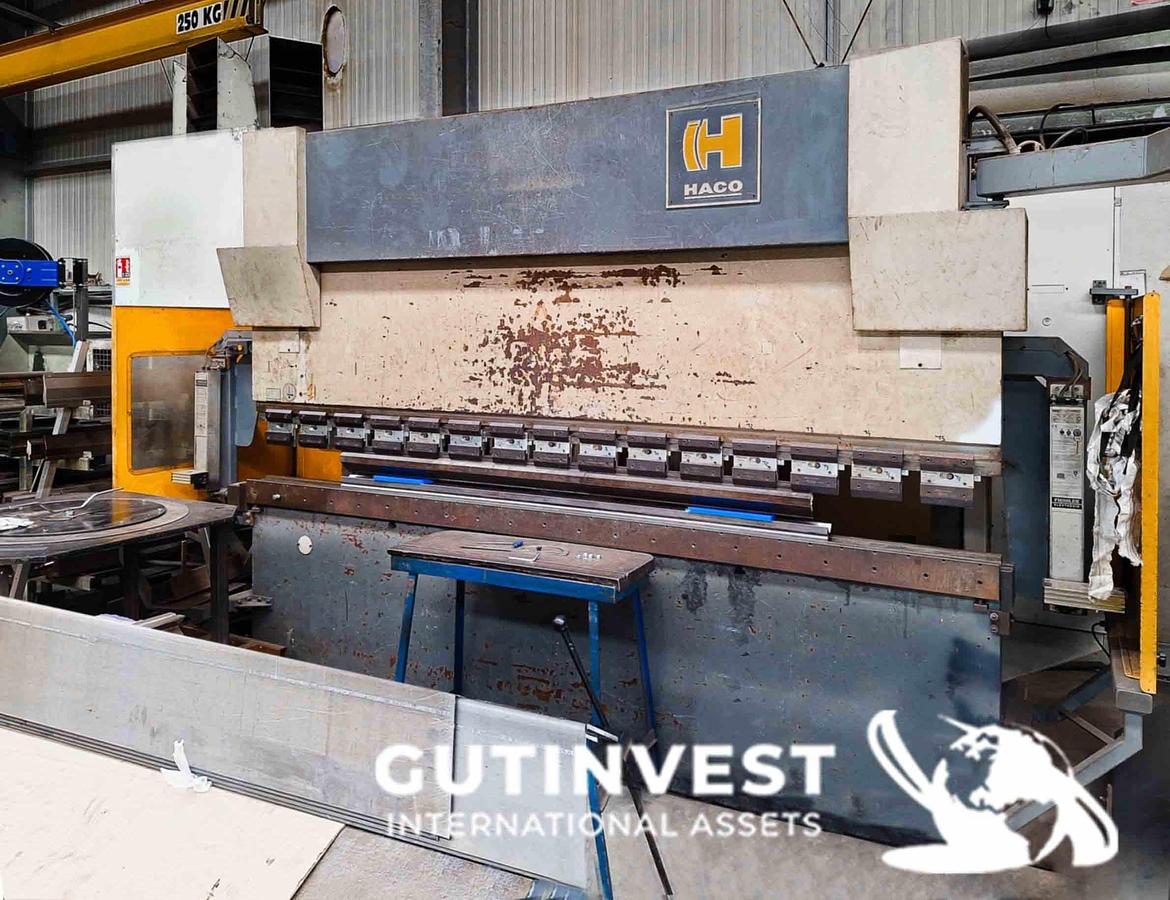 Usado Plegadora hidráulica CNC para metal - 150Tn