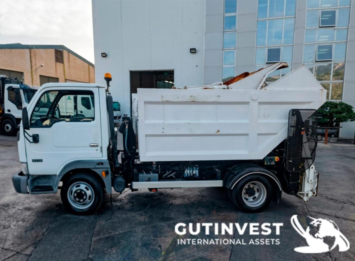 Usado CAMION BASURERO BASCULANTE
