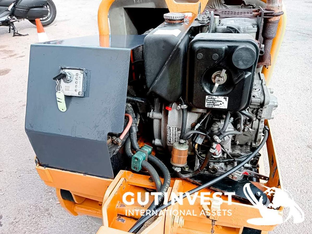 Used 4 - Duplex vibrating roller
