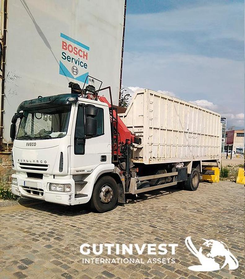 Used Tipper truck with crane