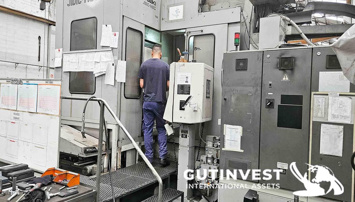Usado Centro de mecanizado CNC de 4 ejes