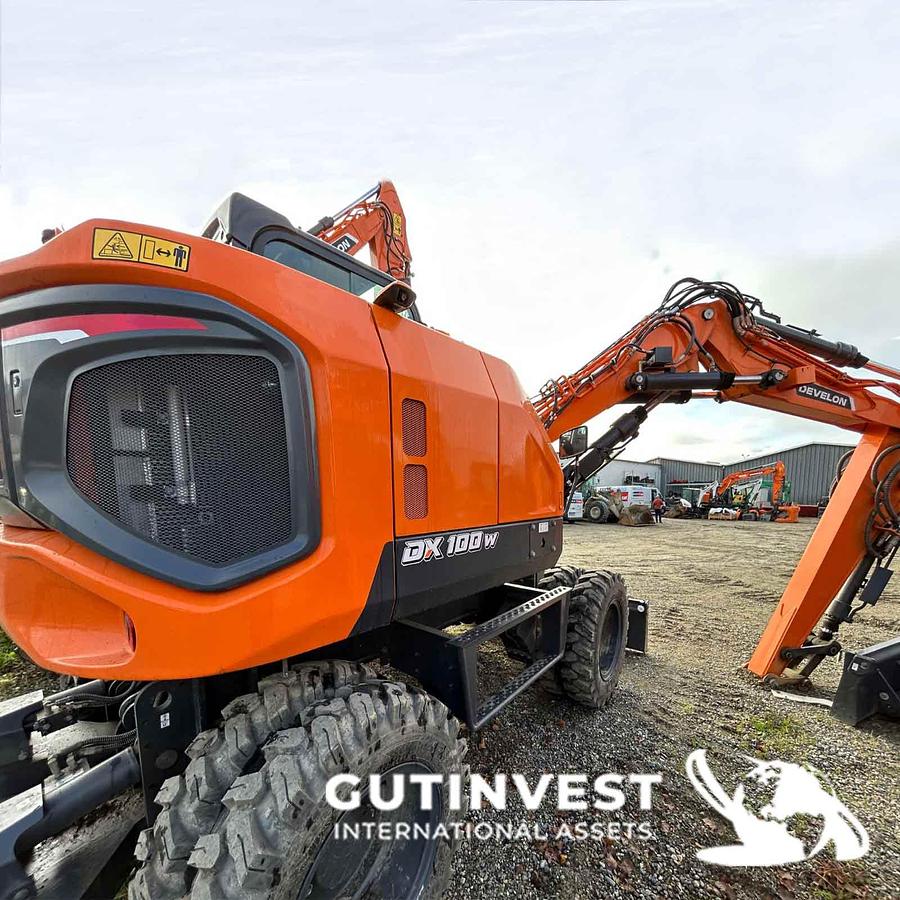 Used 1 - Wheeled excavator