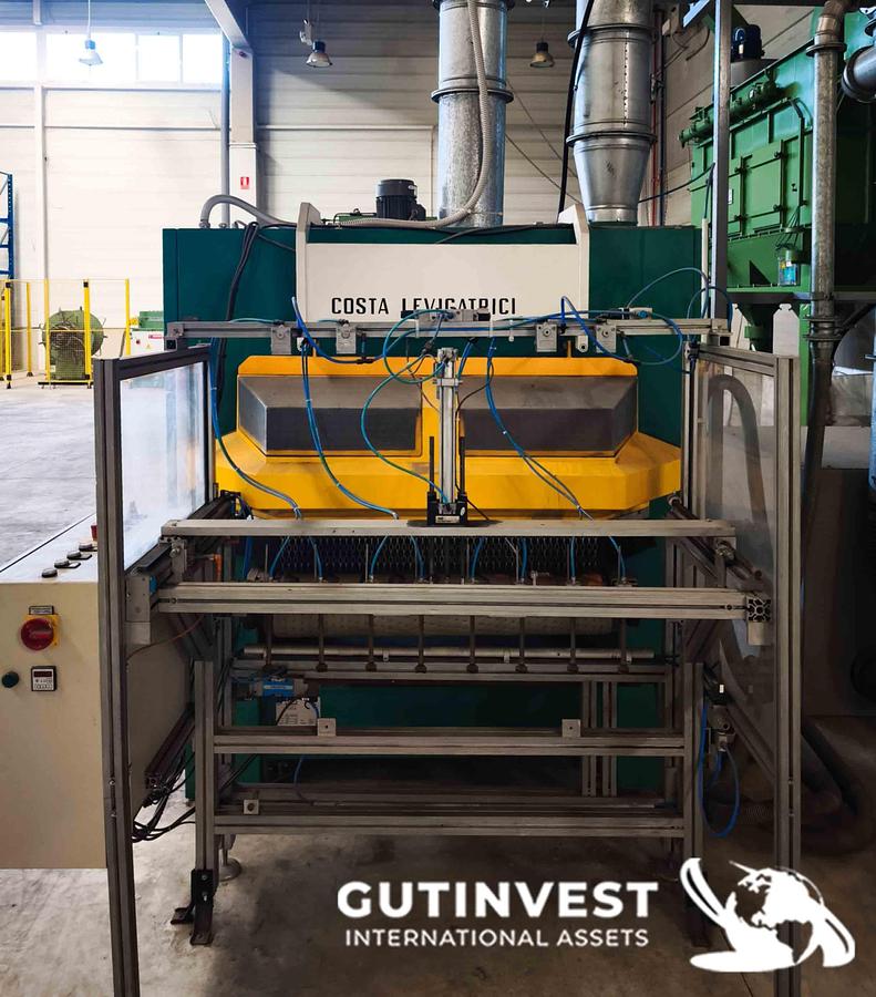 Used 6 - Sanding machine with dust extraction
