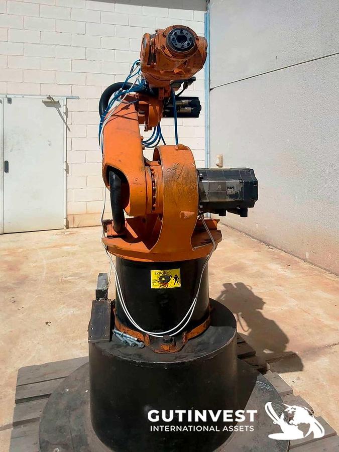 Usado 5 - Robot industrial - 6 ejes