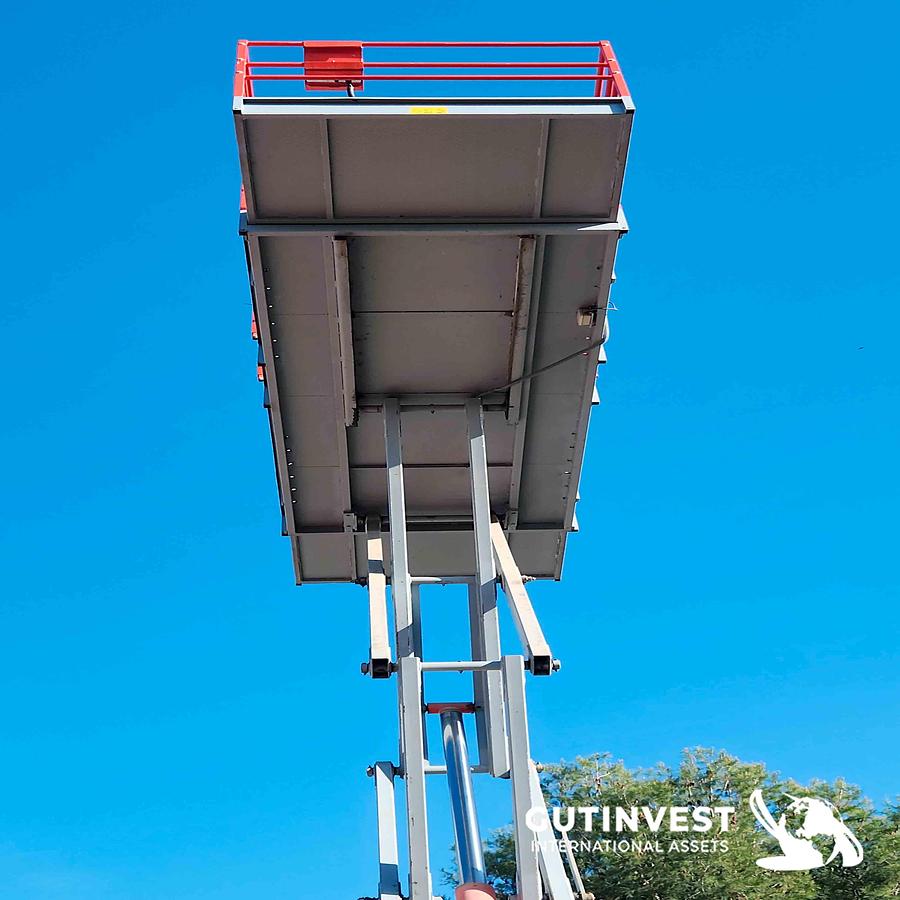 Used 2 - Scissor lift platform - 10 meters
