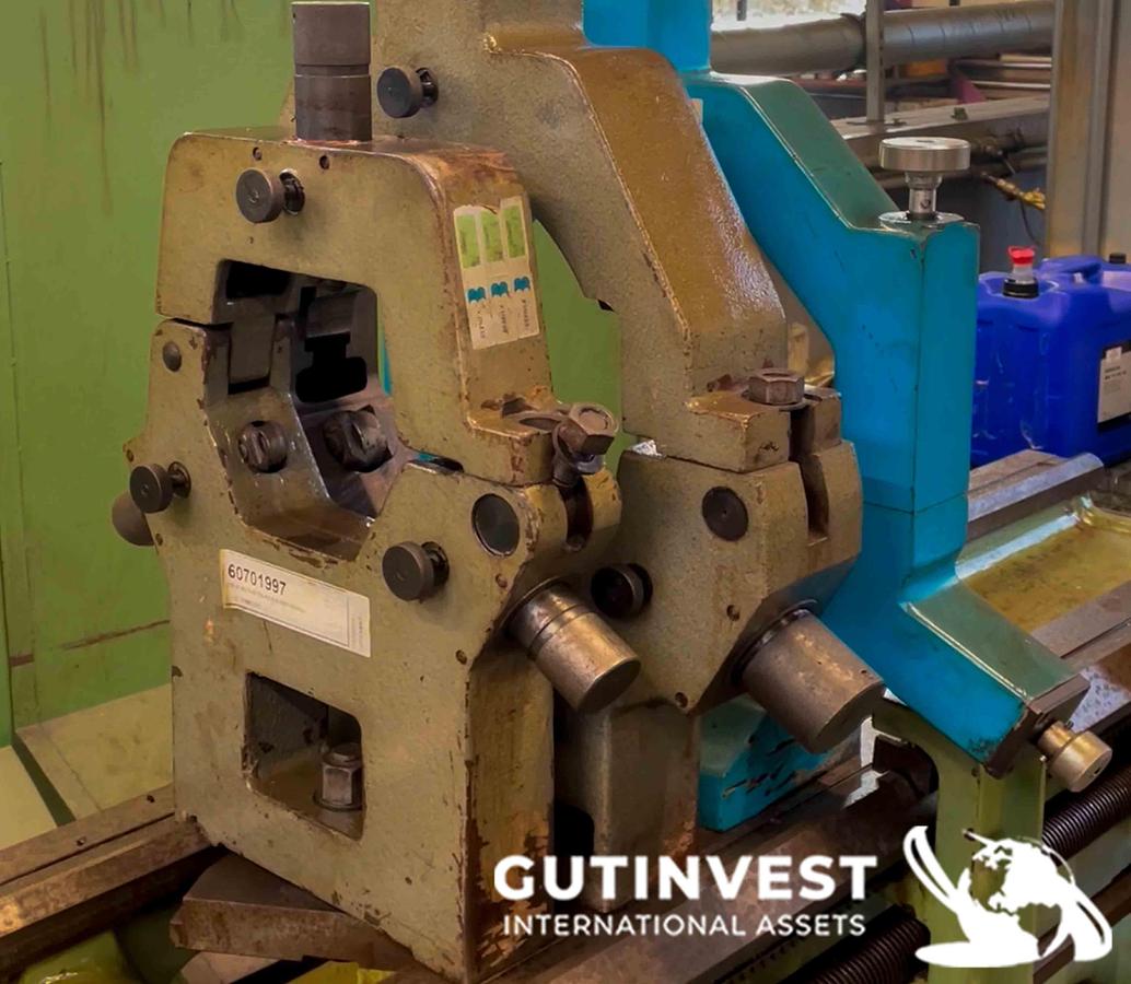 Used Metal Lathe with Display - 4 meters