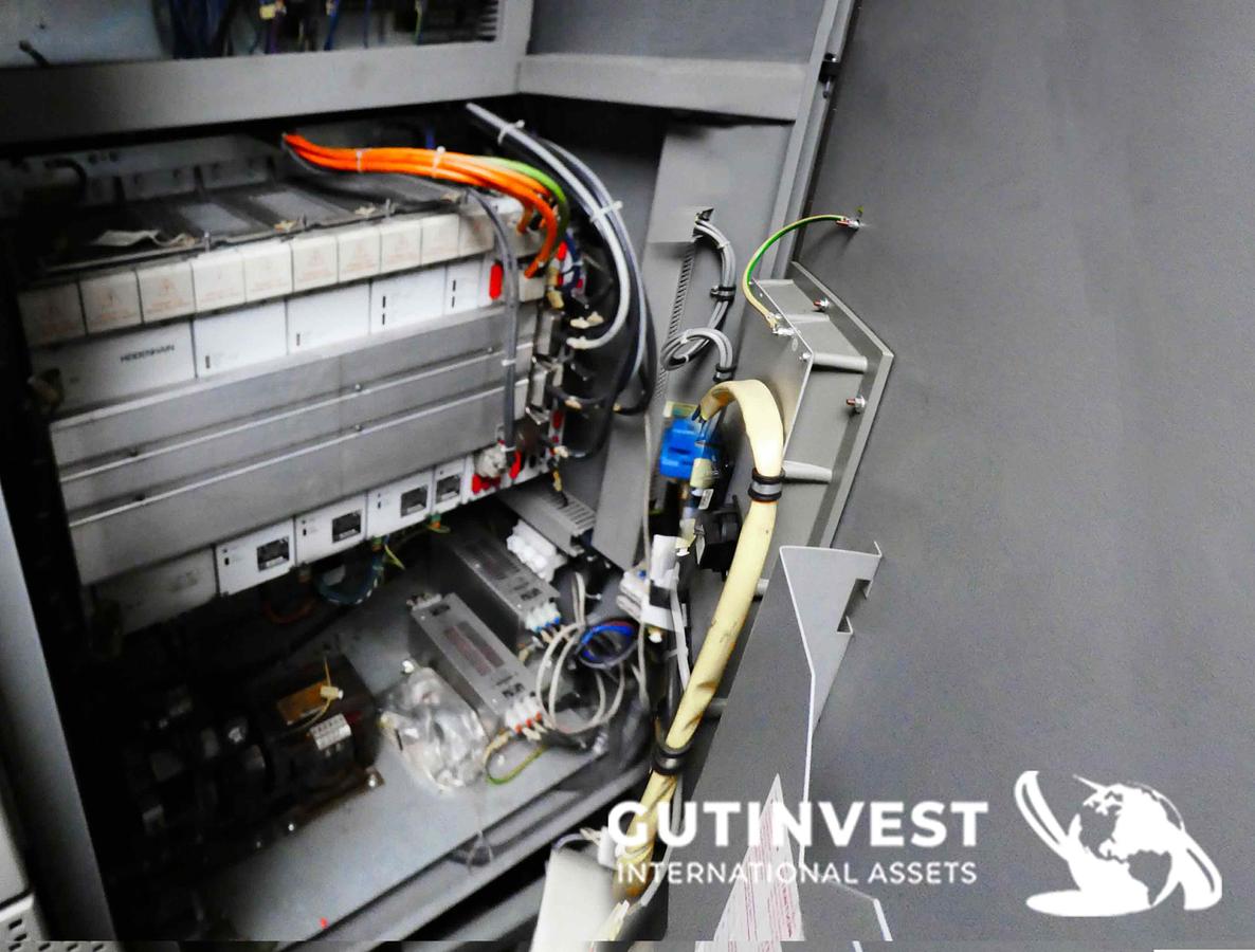Usado Centro de Mecanizado Vertical CNC