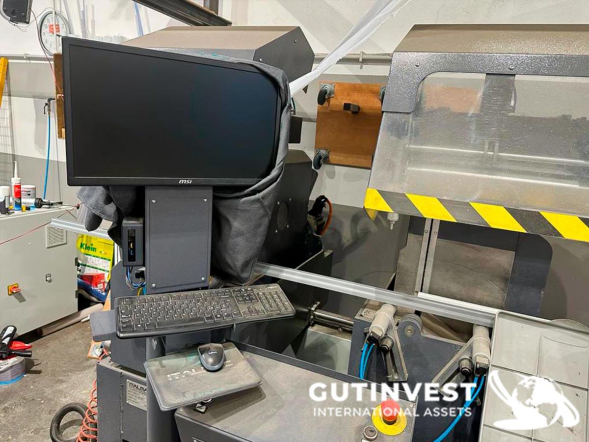 Usado Tronzadora doble cabezal cnc