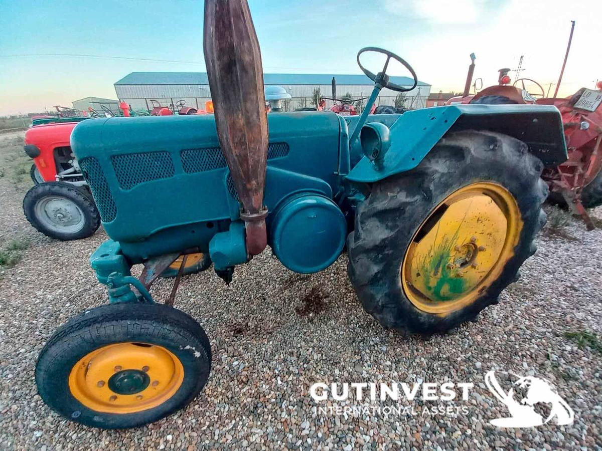 Used 12 - Agricultural tractor