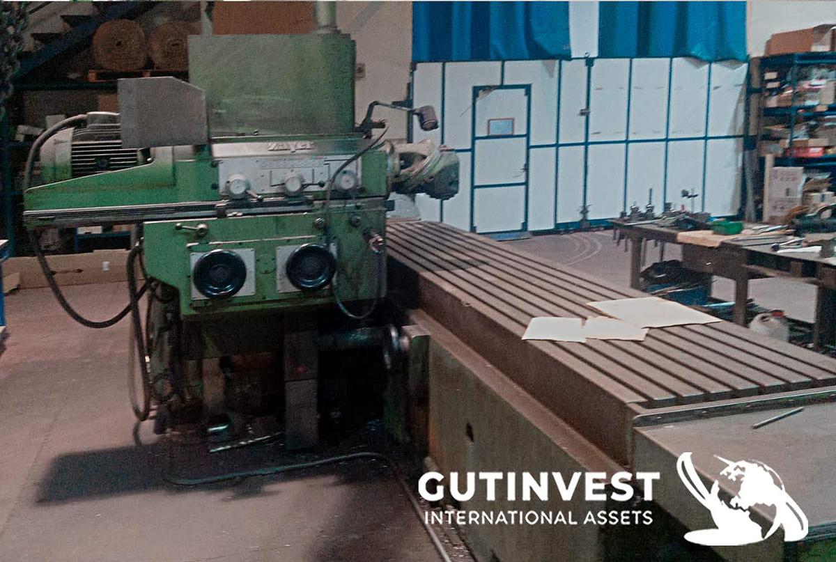 Used 2 - Milling machine