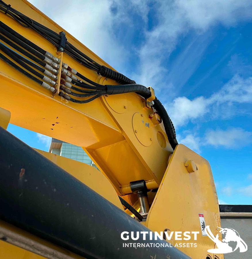 Used 1 - Articulated diesel platform - 32m