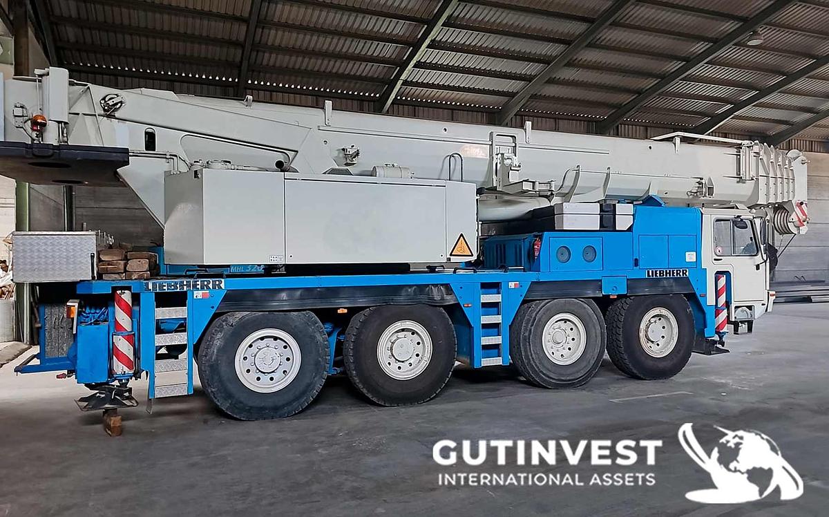 Used 1 - All Terrain mobile Crane - 90 Tons