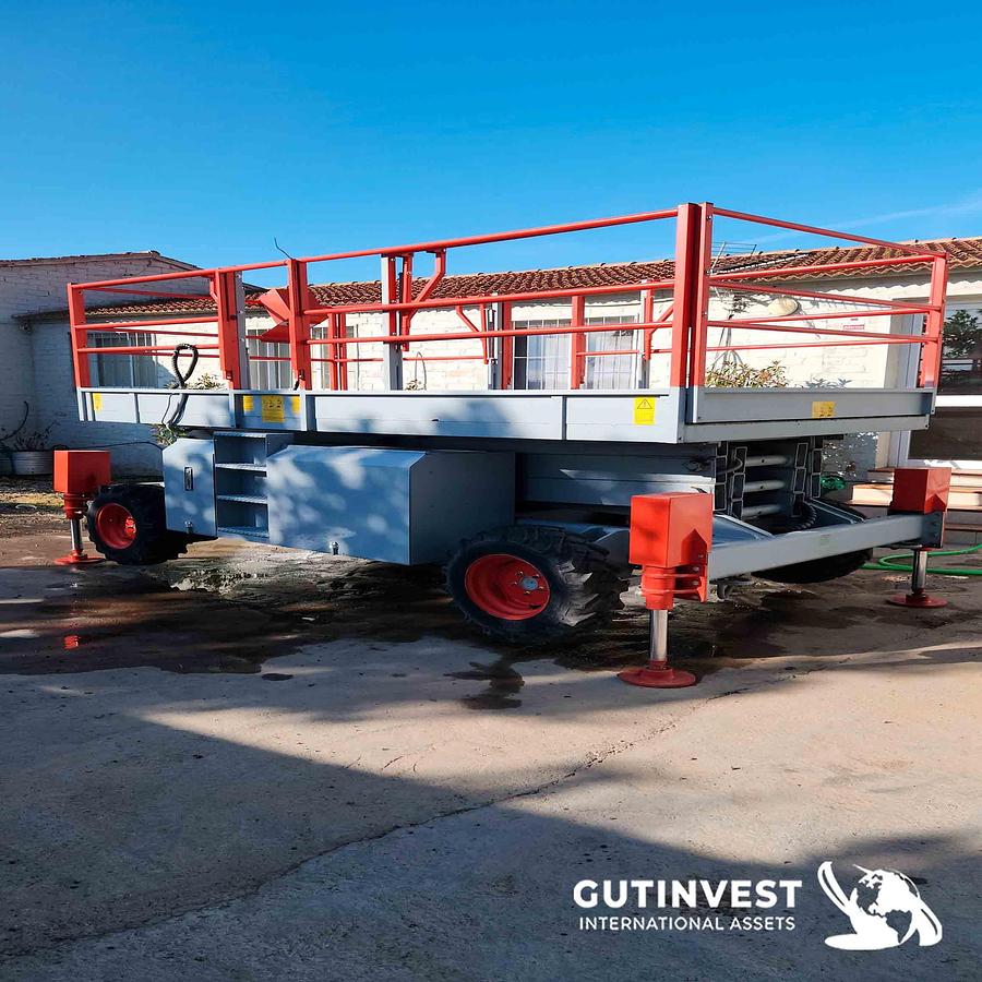 Used 2 - Scissor lift platform - 10 meters