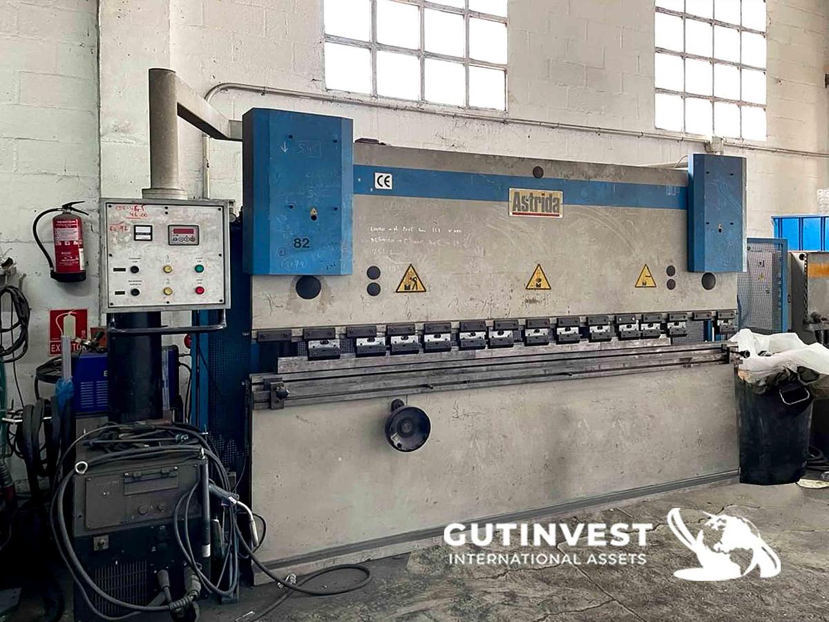 Used 1 - Metal shear