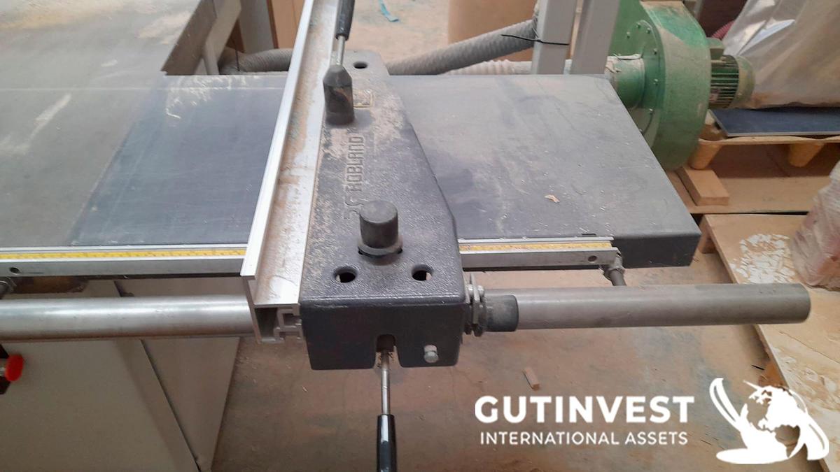 Used 4 - Table sawing machine for wood