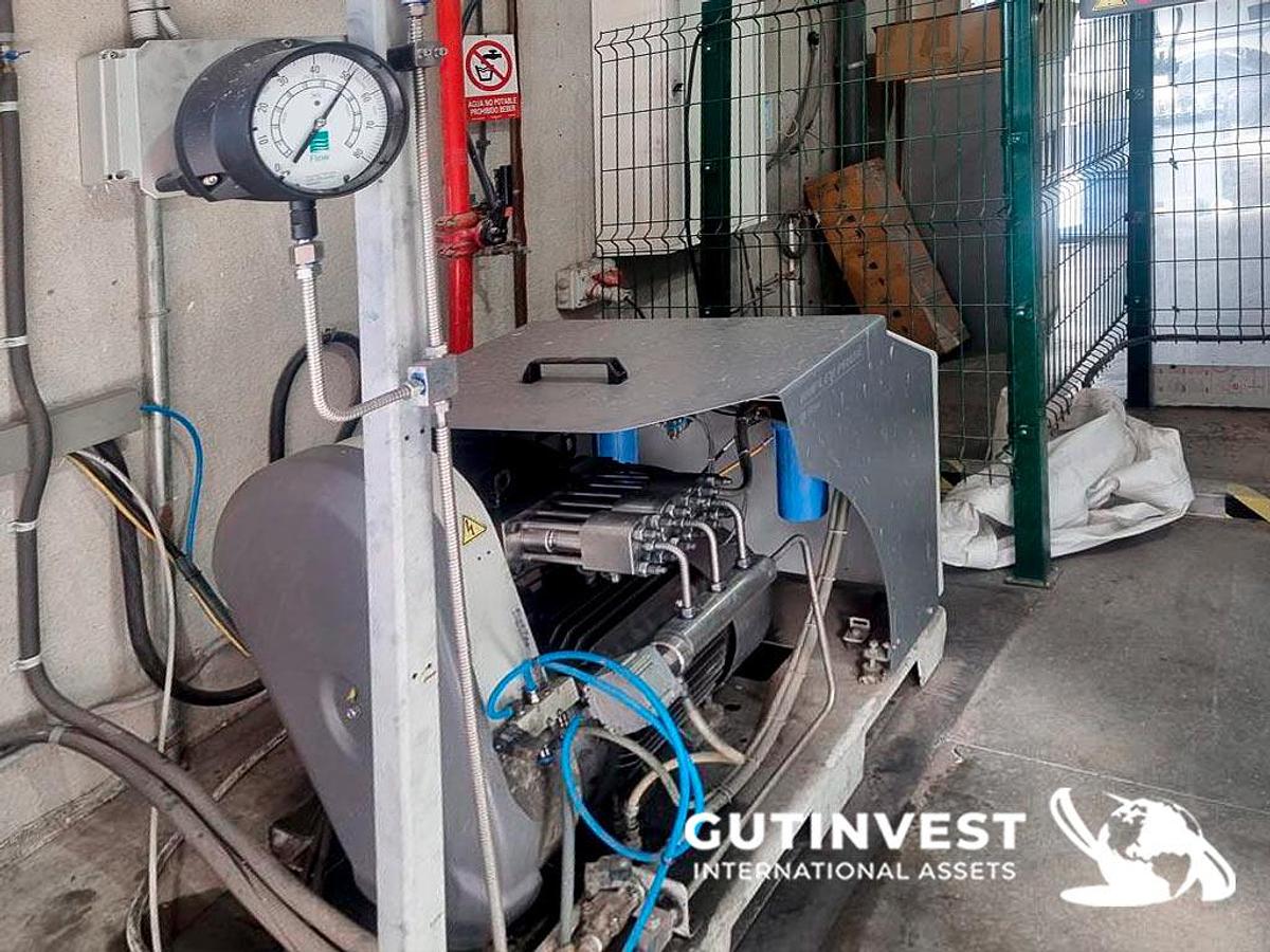Used 1 - Waterjet cutting machine.
