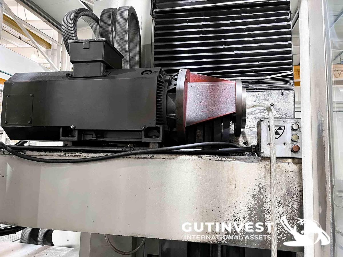 Usado Fresadora CNC