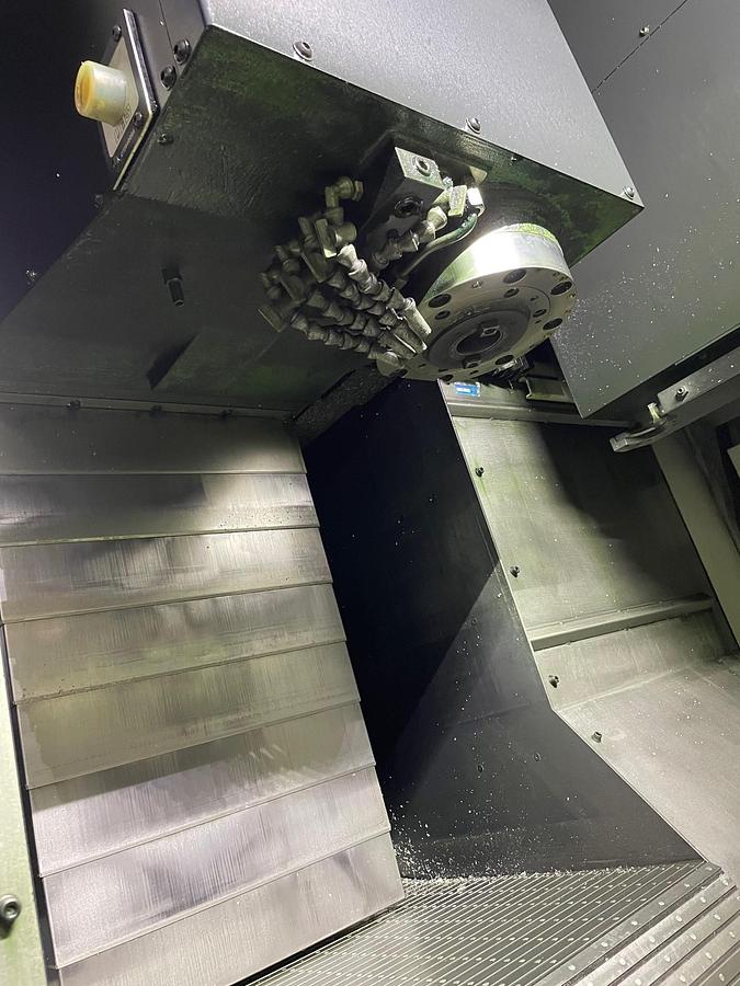 Usado 1 - Centro de mecanizado vertical cnc
