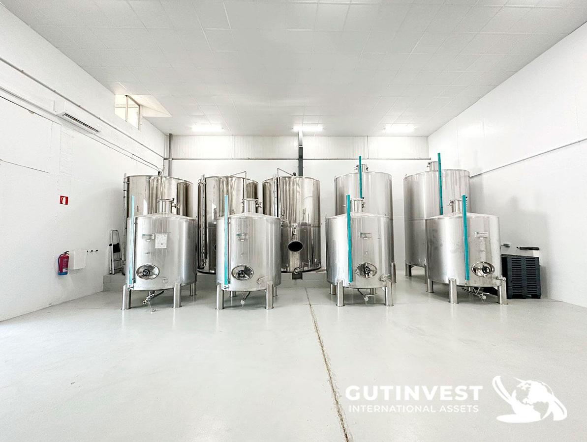Used 1 - Complete lot of machinery for olive oil packaging