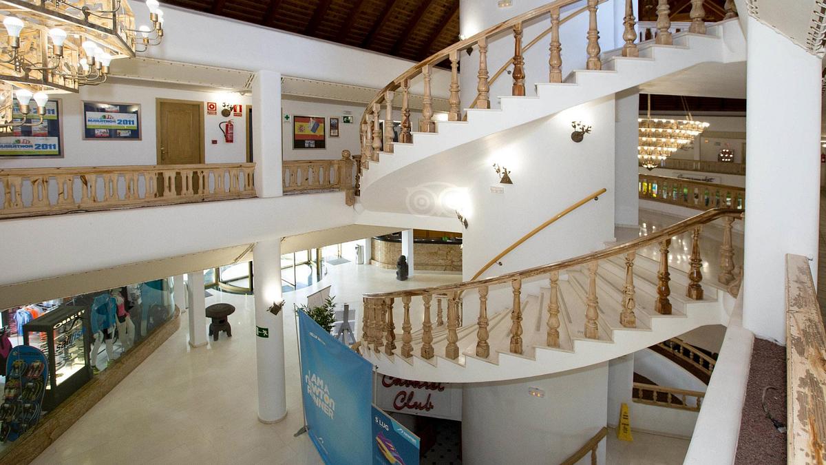 Usado 1 - Complejo turístico hotelero - 4 estrellas - 132 apartamentos