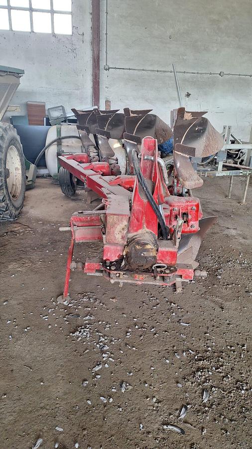 Usado Arado agrícola de vertedera