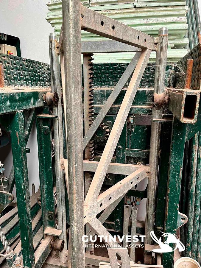 Used 1 - Vertical Twin Mast Mechanical Work Platform