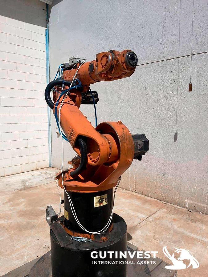 Usado 5 - Robot industrial - 6 ejes