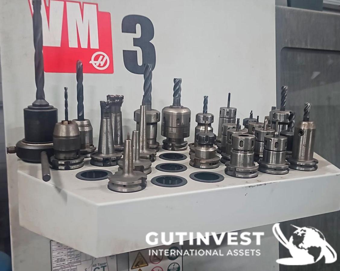 Usado Centro de mecanizado vertical CNC