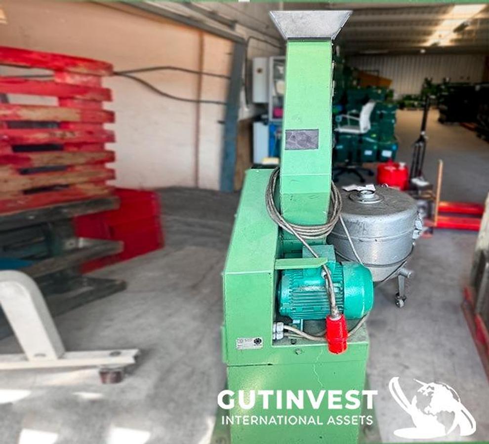 Used Plastic shredder granulator