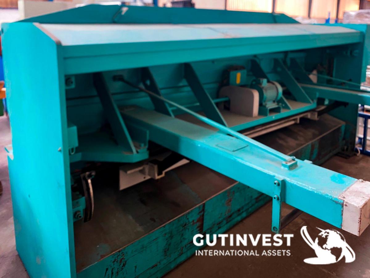 Used 2 - Shear press - 3 meters