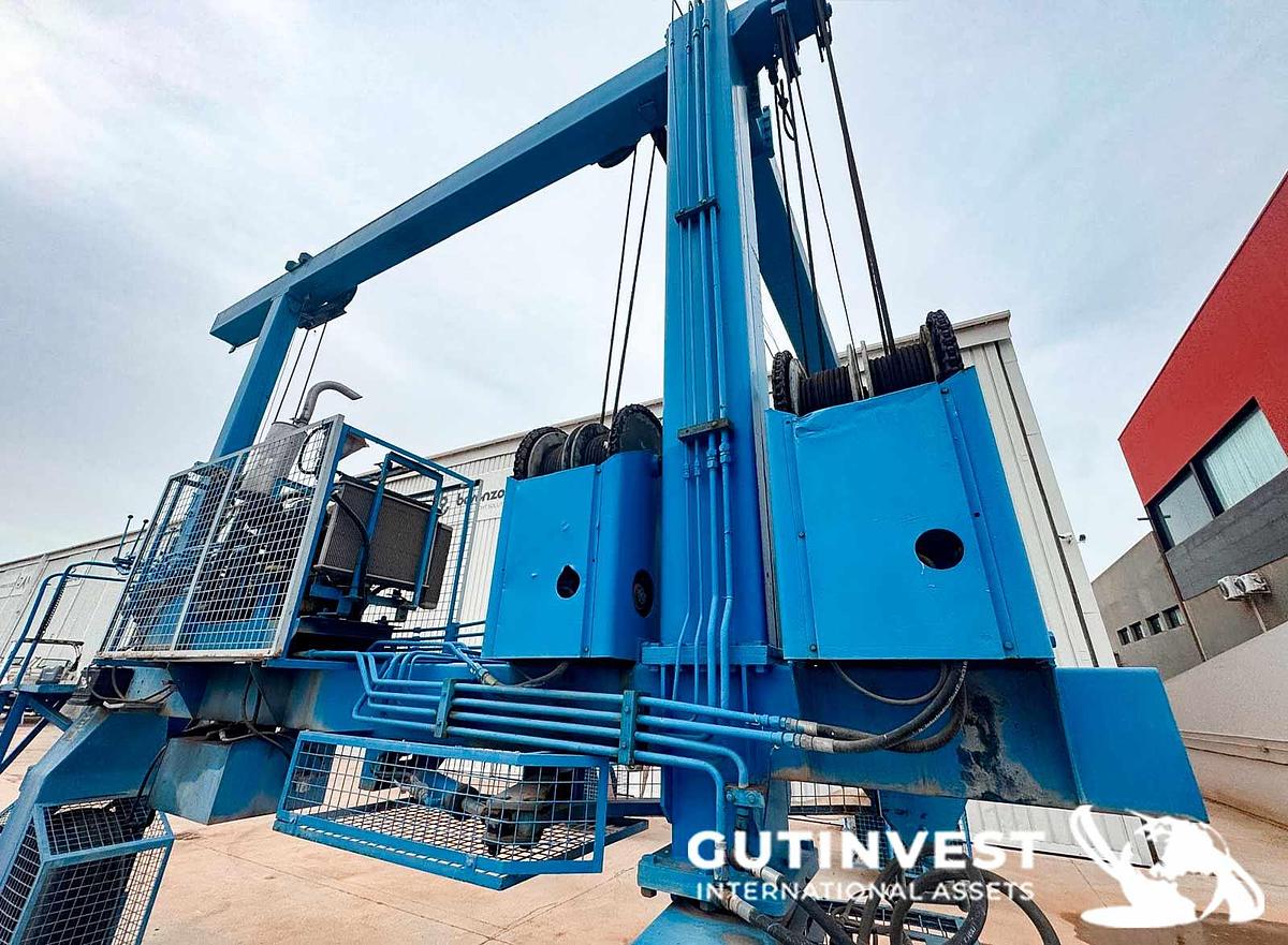 Used 1 - Boat Hoist - Gantry crane - 27T
