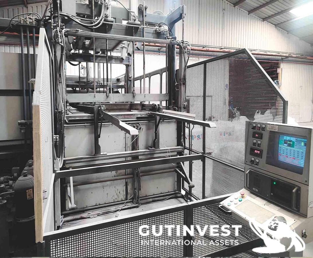 Used Vacuum Thermoforming Machine