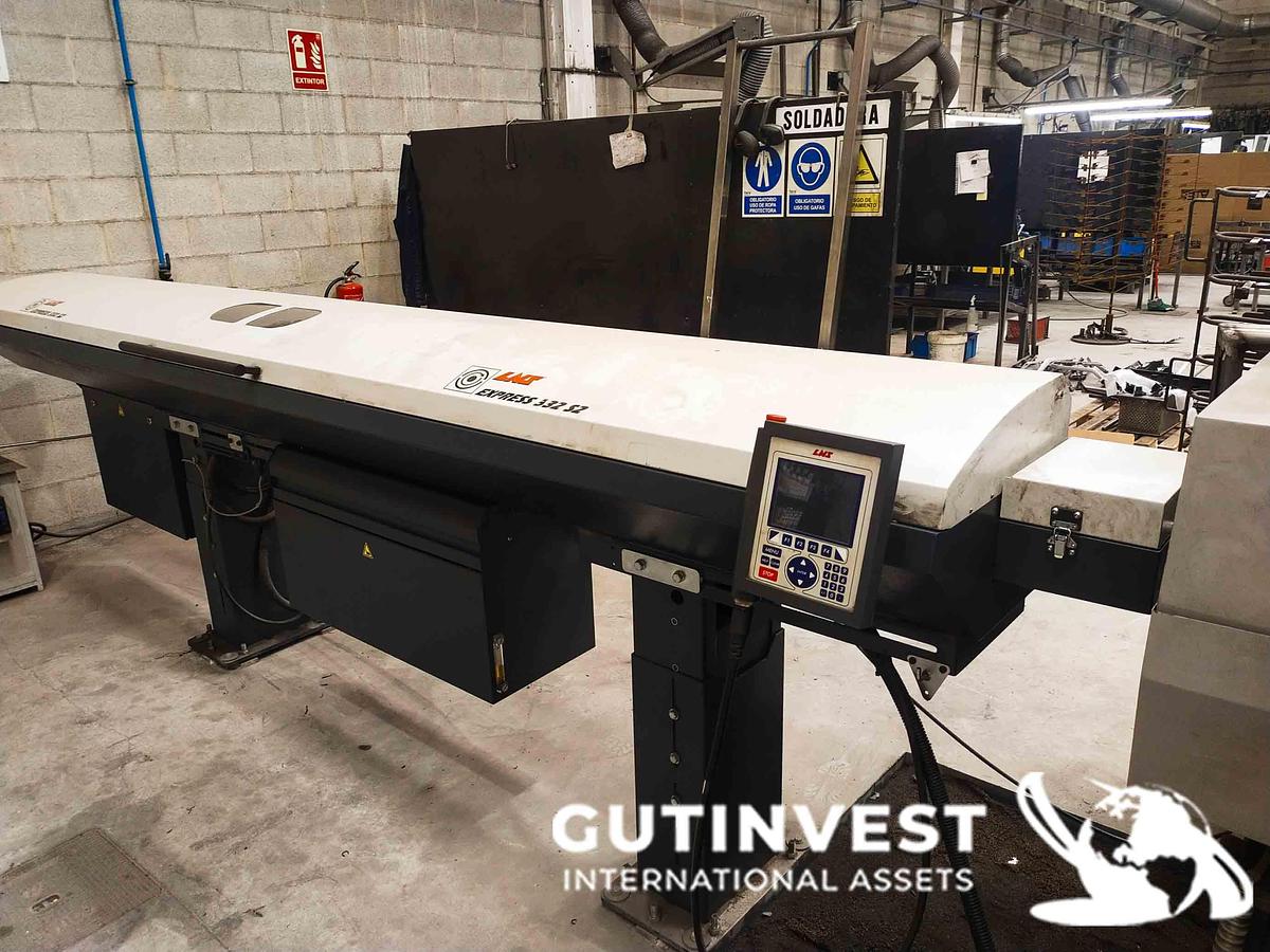 Usado 1 - Torno cnc con alimentador de barras