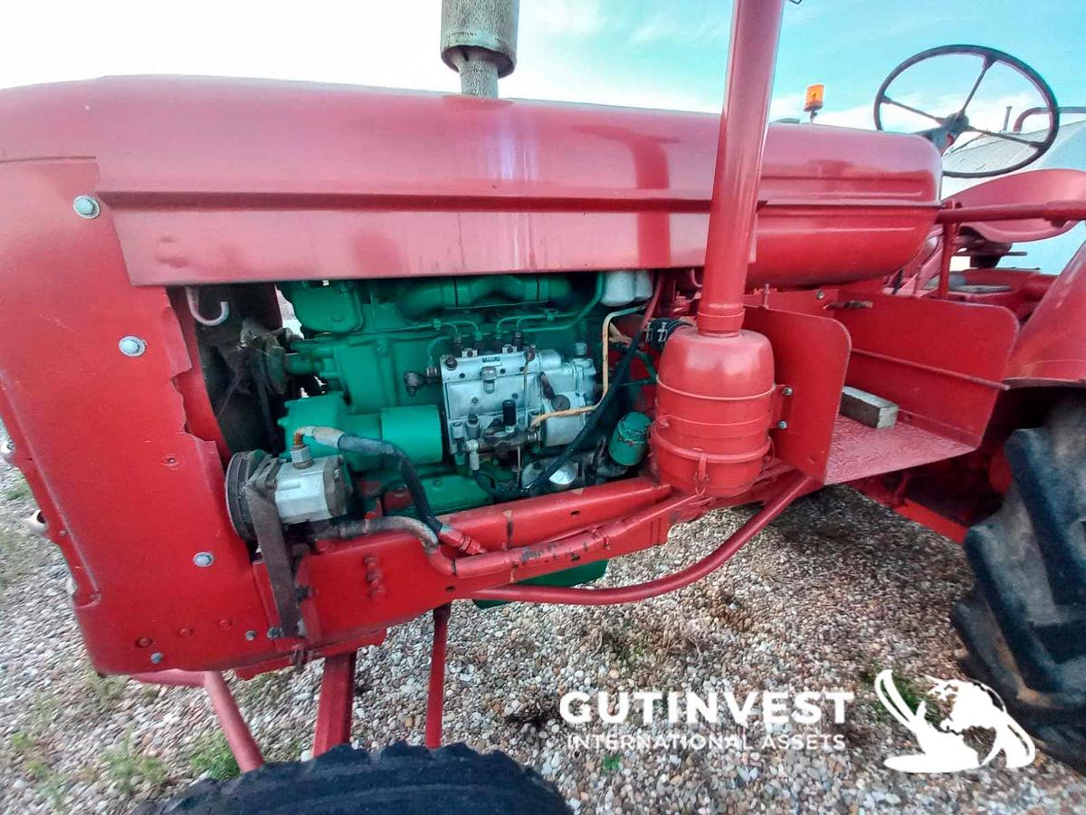 Used 16 - Agricultural tractor