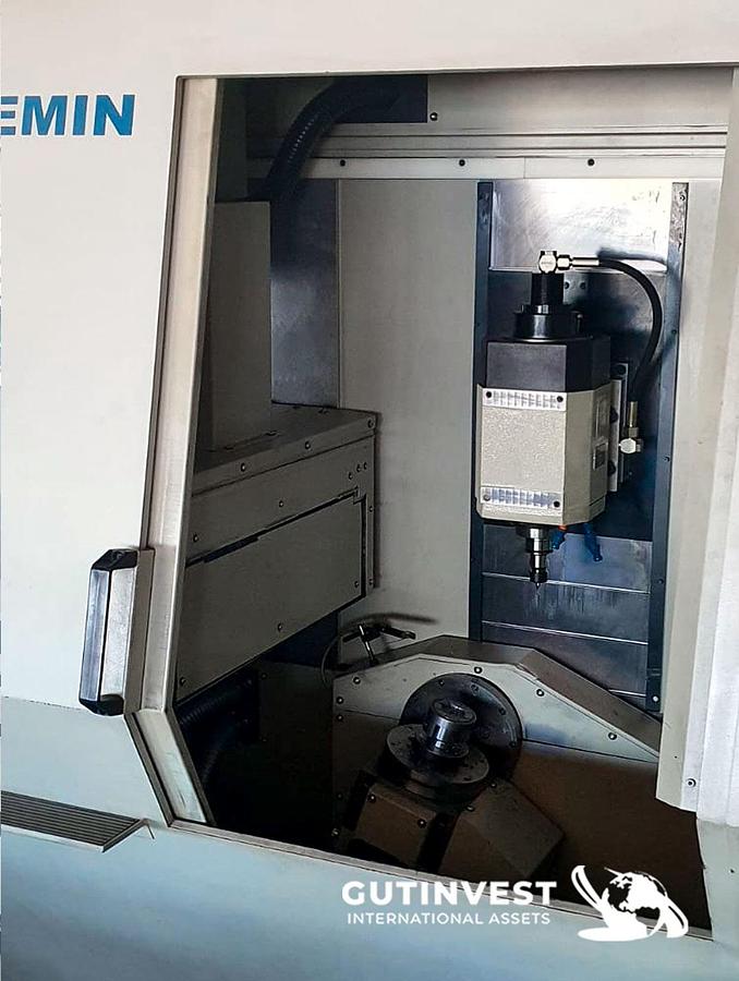 Used 1 - Vertical machining center - 5 axes