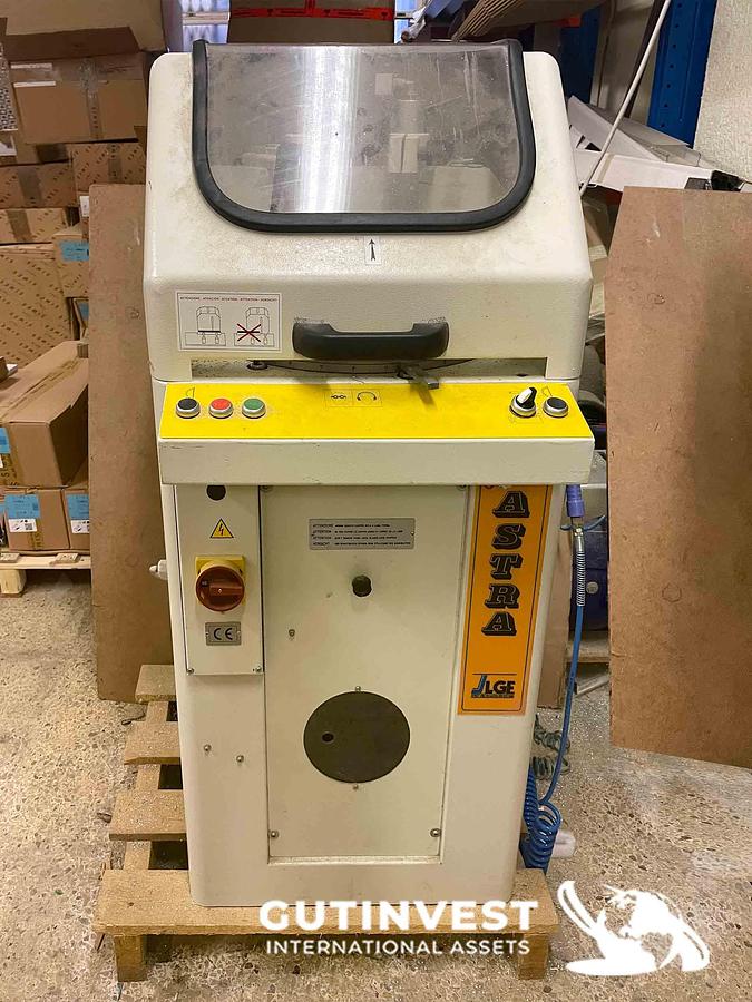 Used Cutting saw for aluminum with conveyor belt