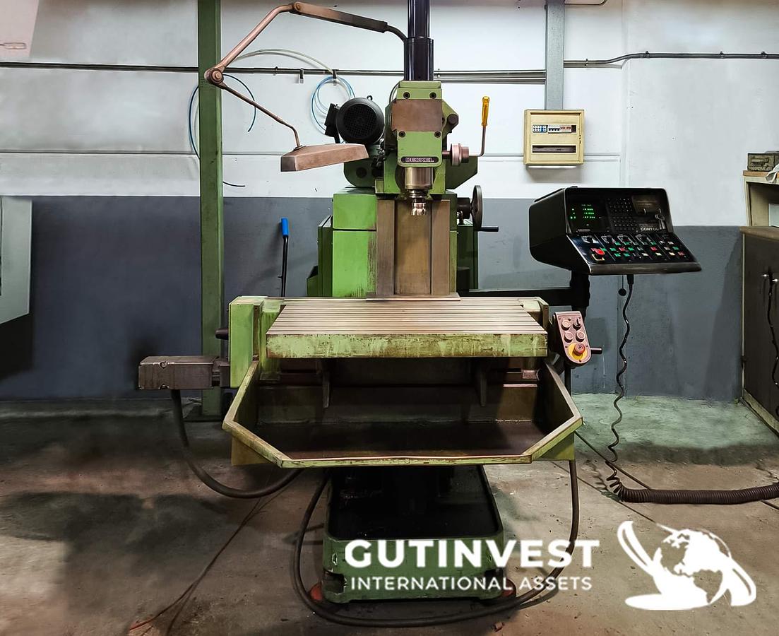Used Universal Turret Milling Machine