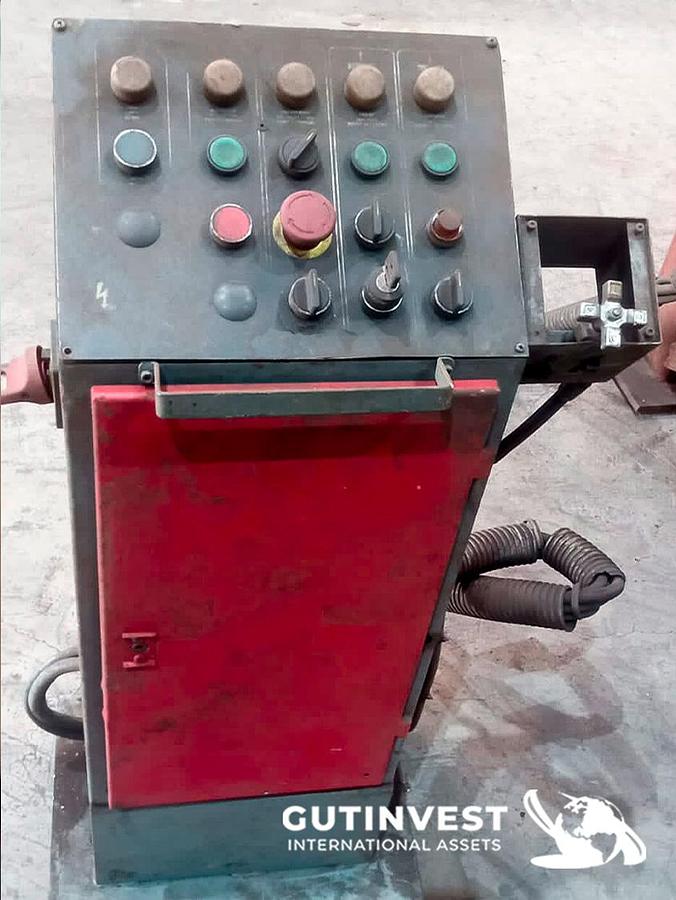 Used 1 - Band sawing machine