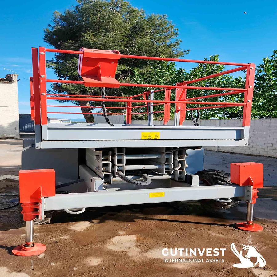 Used 2 - Scissor lift platform - 10 meters