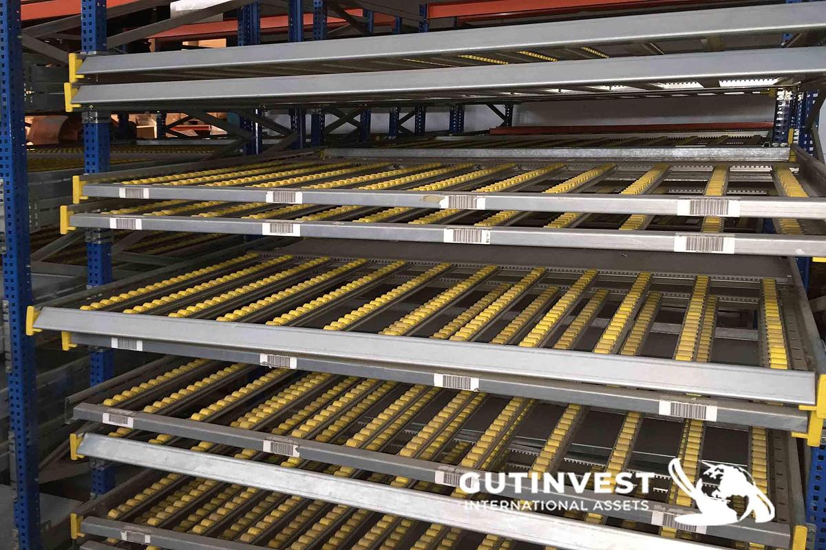 Used 26 - Gravity rack storage (6 units)