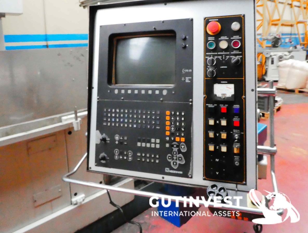 Usado Fresadora de columna móvil cnc
