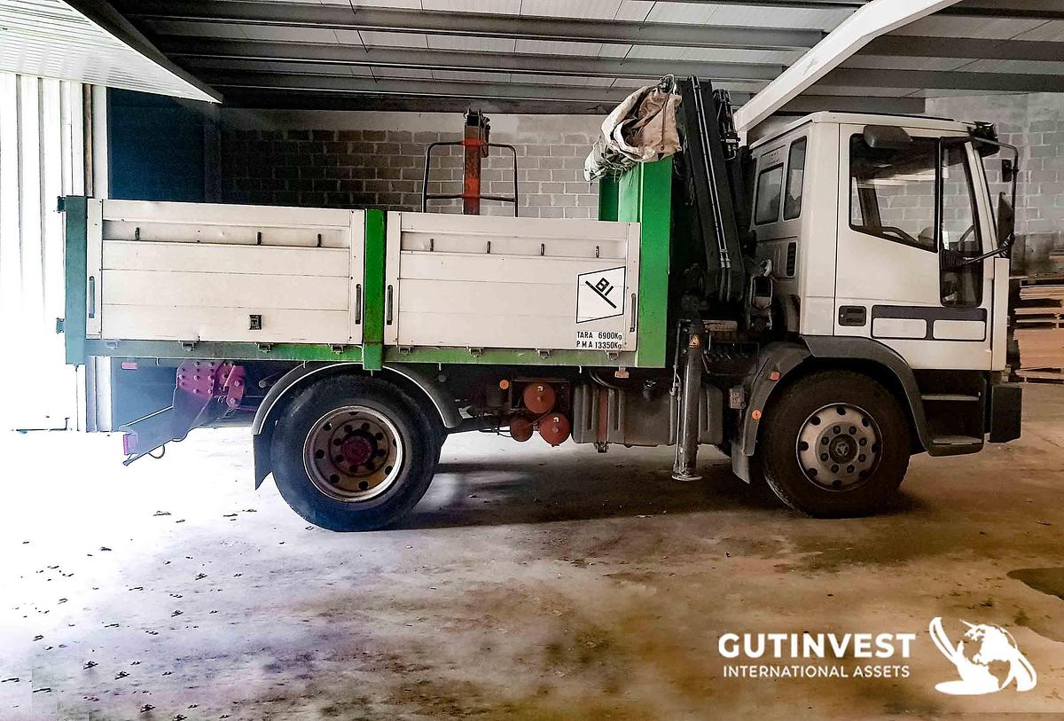 Used Dump truck with crane - open box