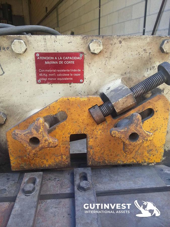 Used 1 - Hydraulic punching shear