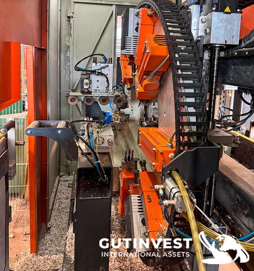 Usado Centro de mecanizado CNC para perfiles de PVC