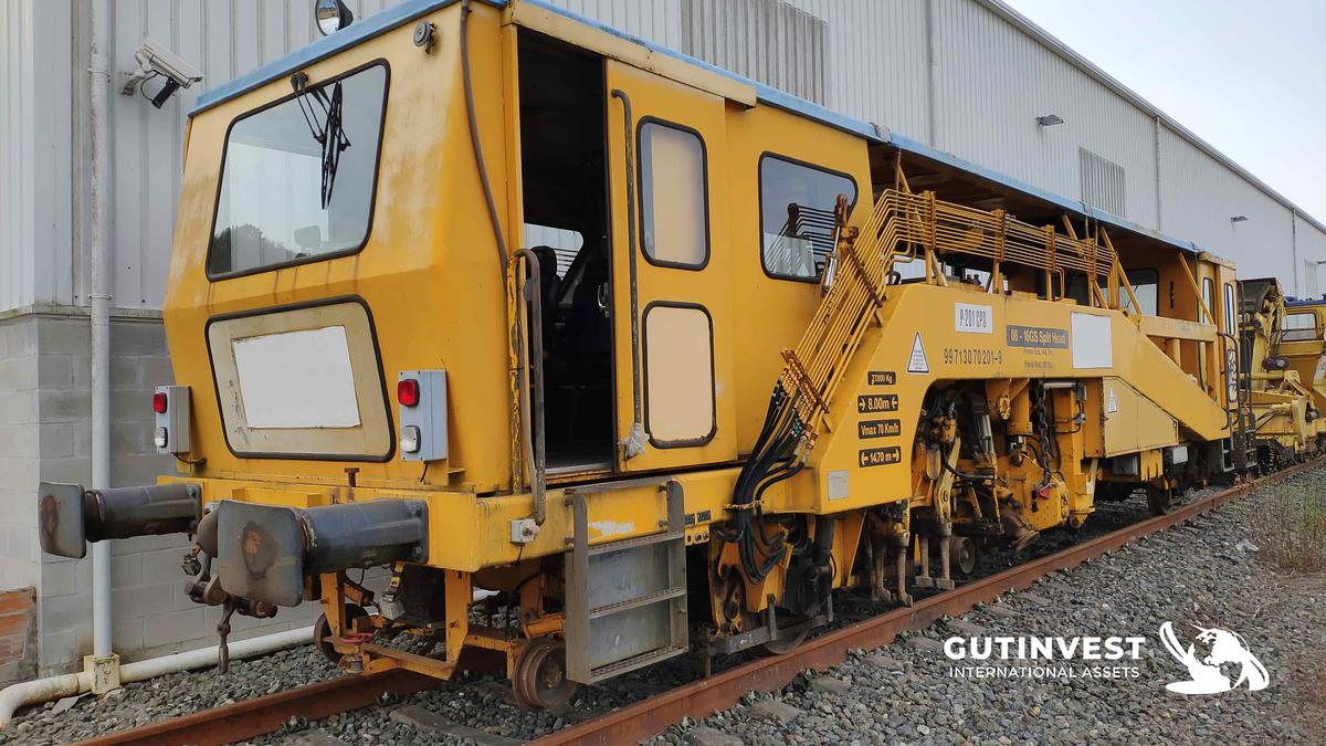 Used 1 - Railway track tamping machine