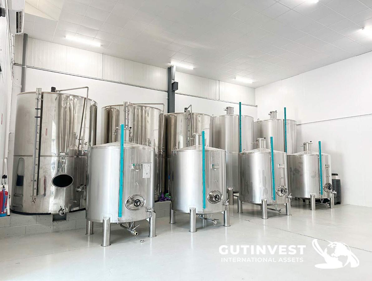 Used 1 - Complete lot of machinery for olive oil packaging