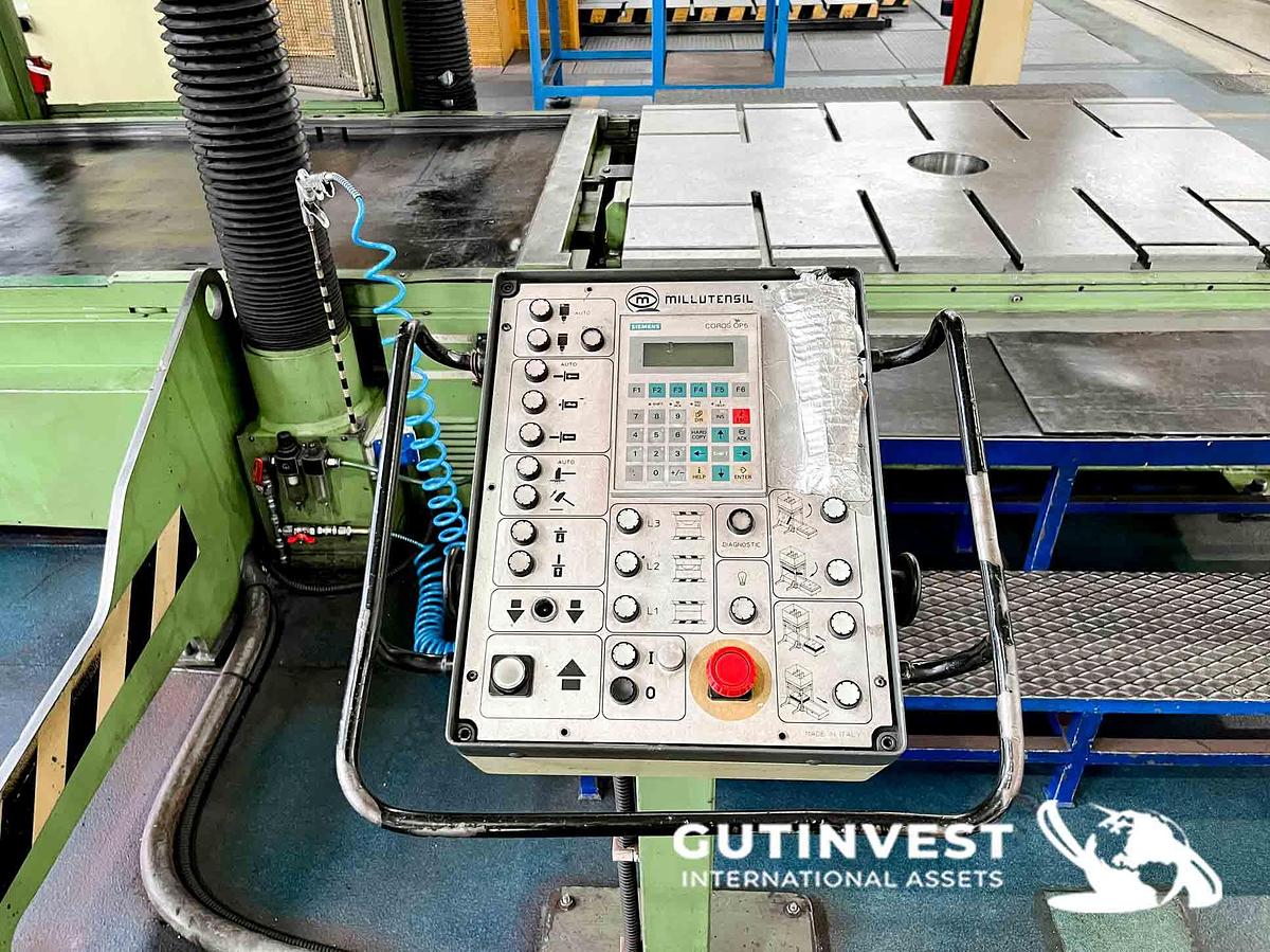 Used Hydraulic press for molds and dies