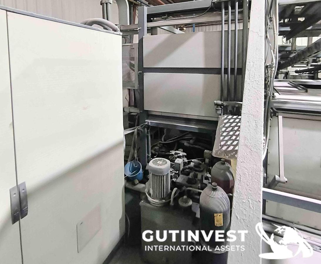Used Vacuum Thermoforming Machine