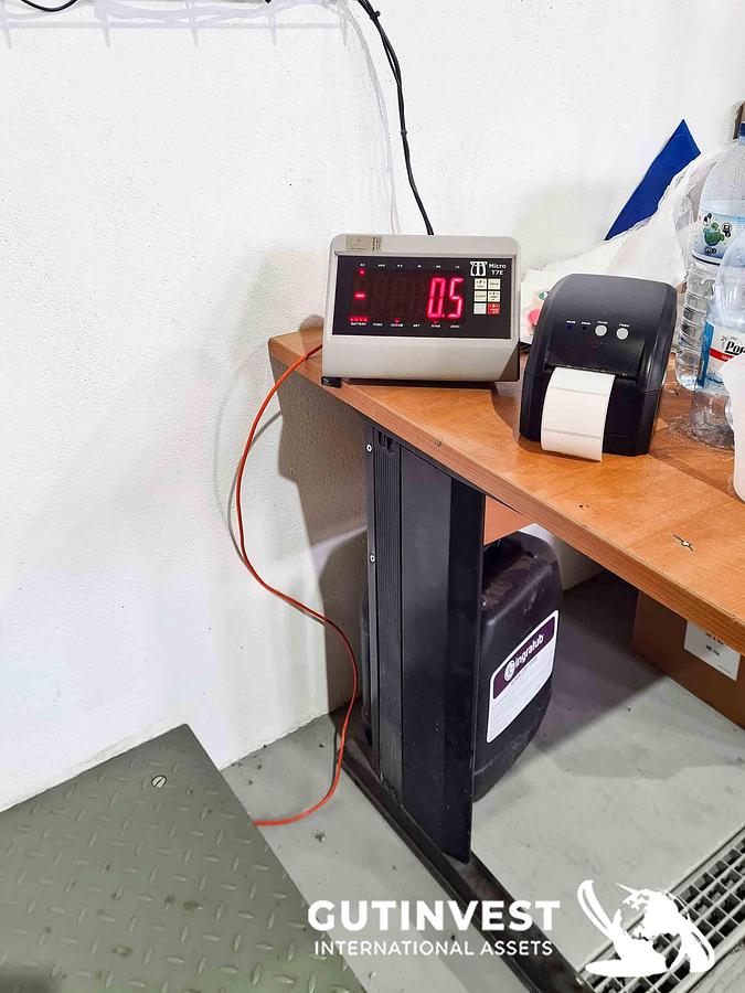 Used 7 - Weighing machine