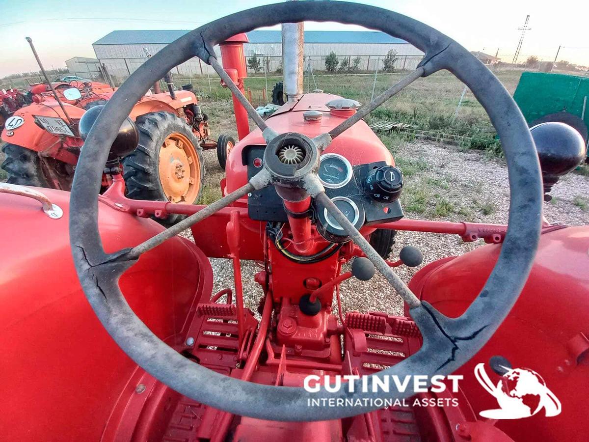 Used 16 - Agricultural tractor